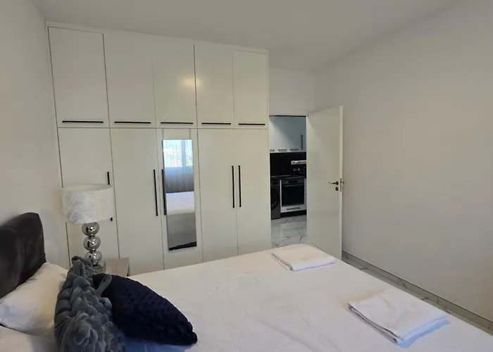 Modern Gem Margarita Gardens Block 6 アパート パ フォス