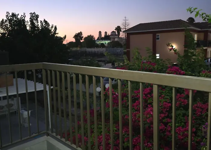 アパート Modern Gem Margarita Gardens Block 6